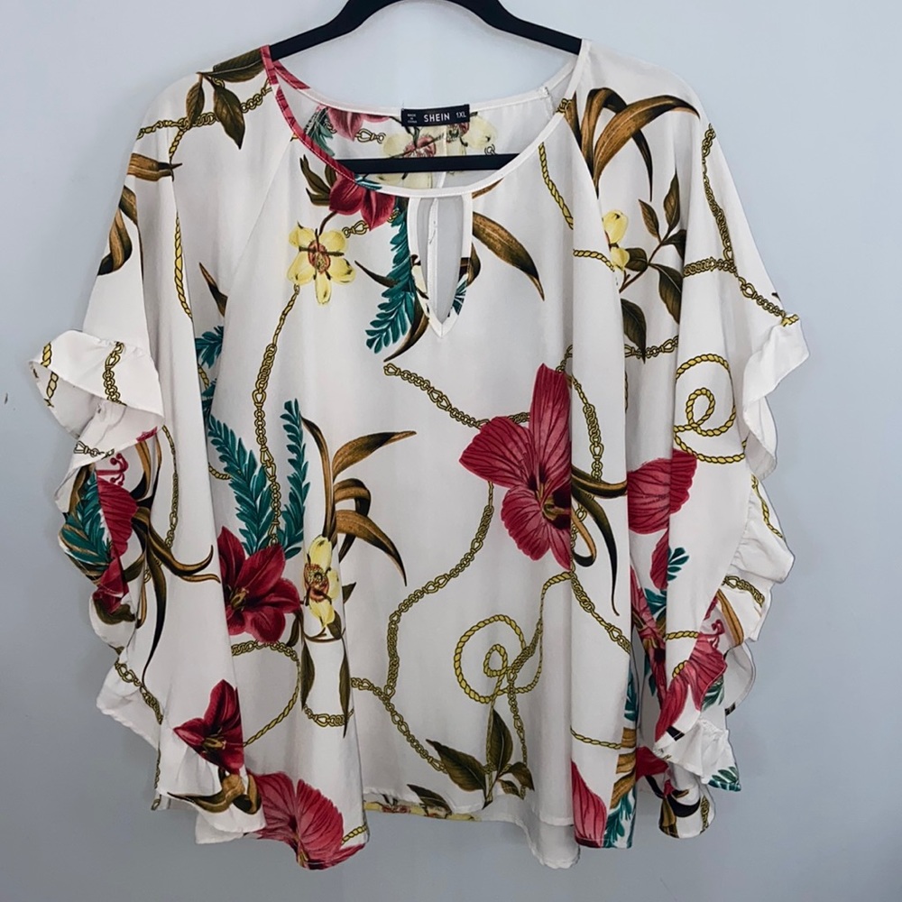 Plus- Ruffle Floral Blouse - 1X / 14